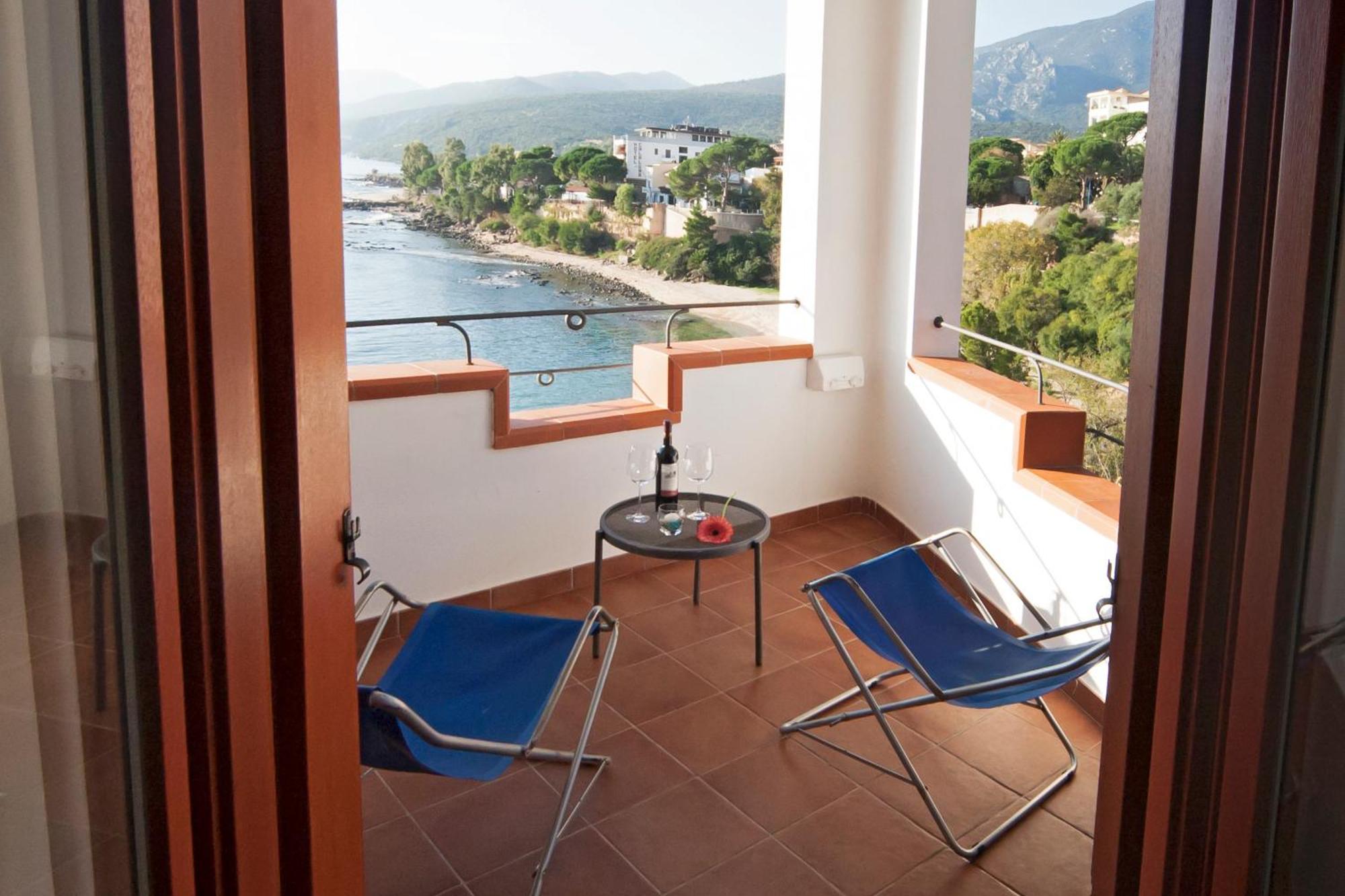 Bue Marino Hotel & Roof Lounge Cala Gonone Exterior foto