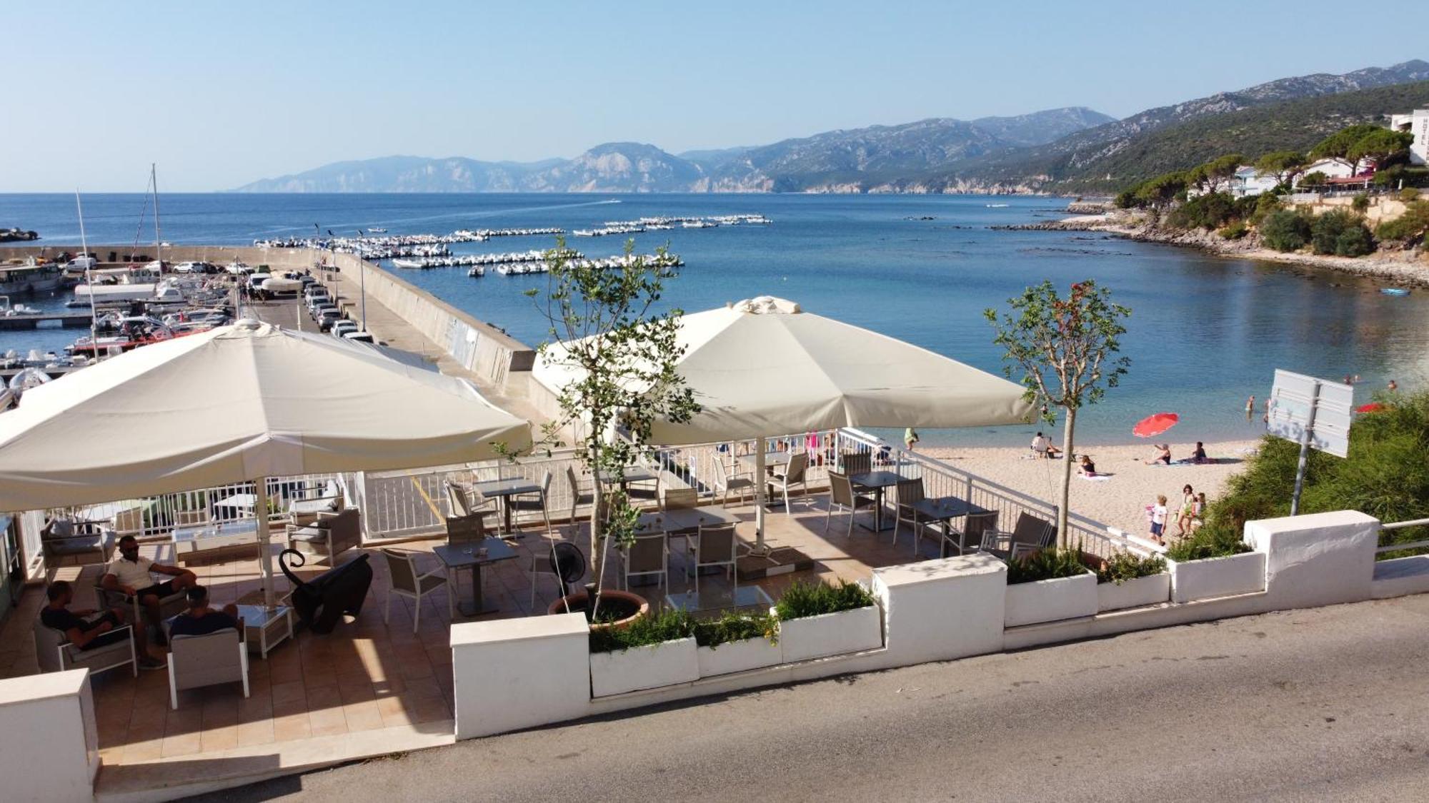 Bue Marino Hotel & Roof Lounge Cala Gonone Exterior foto